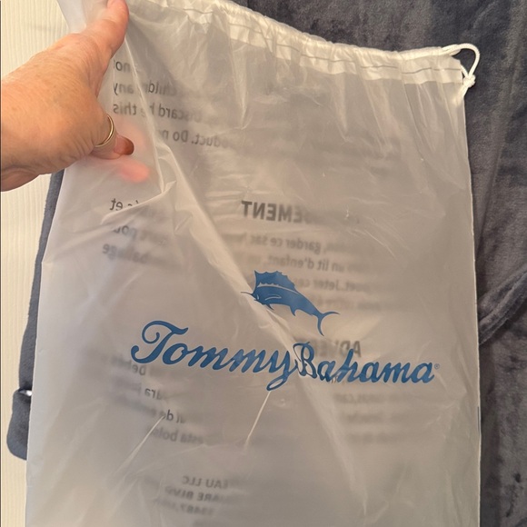 Tommy Bahama Plush Grayish Blue Bath Robe with plaid trim. NWT One Size - Picture 12 of 12